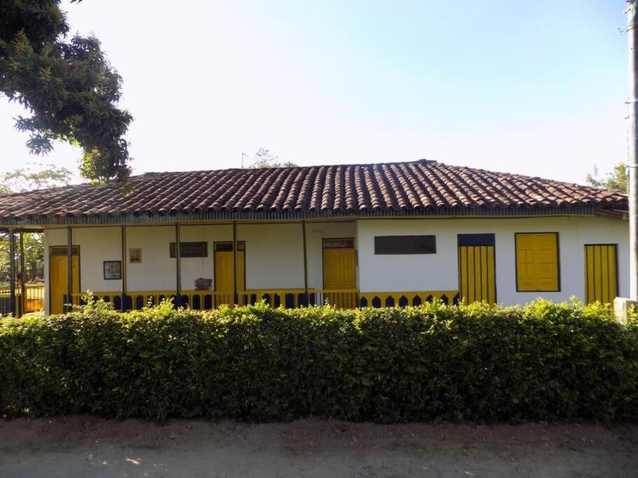 Casa Finca Villa Luz A 800 Mts Del Parque Del Cafe Montenegro Εξωτερικό φωτογραφία