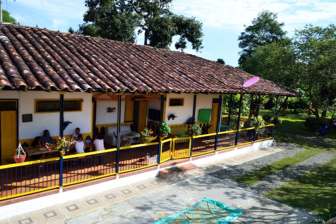 Casa Finca Villa Luz A 800 Mts Del Parque Del Cafe Montenegro Εξωτερικό φωτογραφία